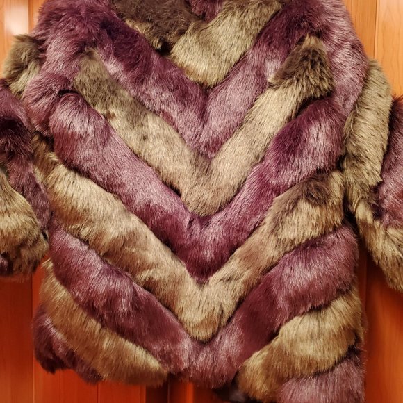 Mixed color fuzzy coat - Picture 2 of 2